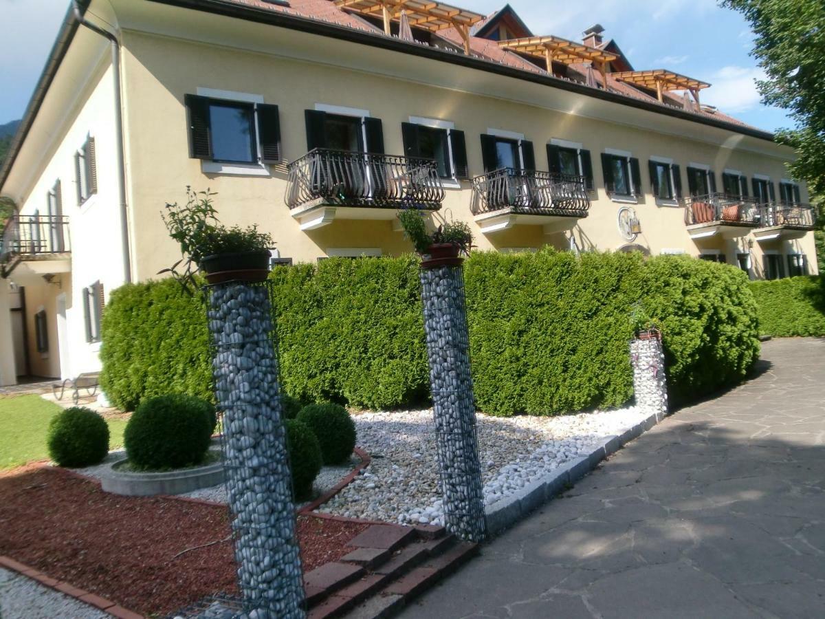 Garten- & Loggia-Appartement Herrenhaus Dellach im Drautal Kültér fotó