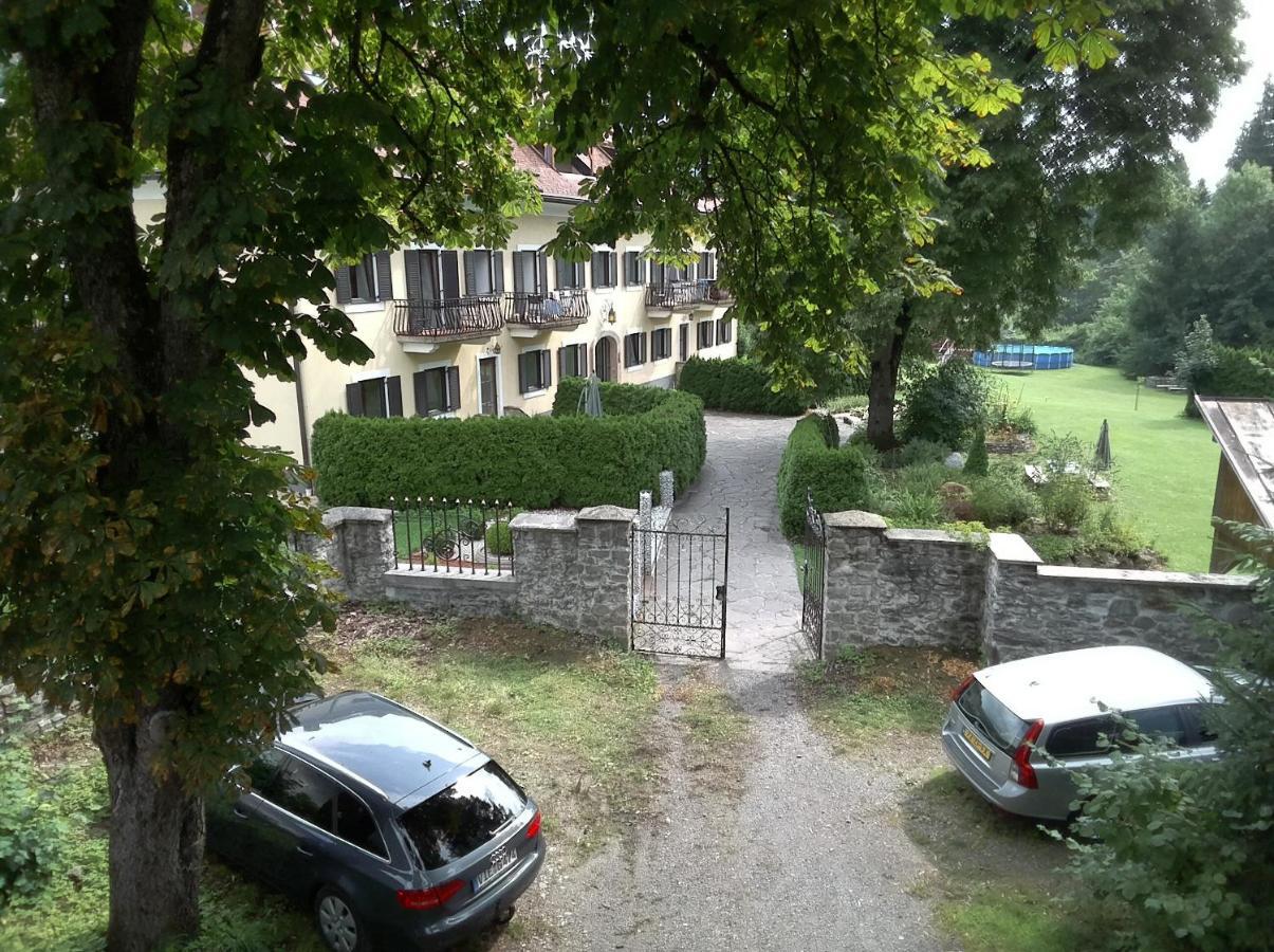 Garten- & Loggia-Appartement Herrenhaus Dellach im Drautal Kültér fotó