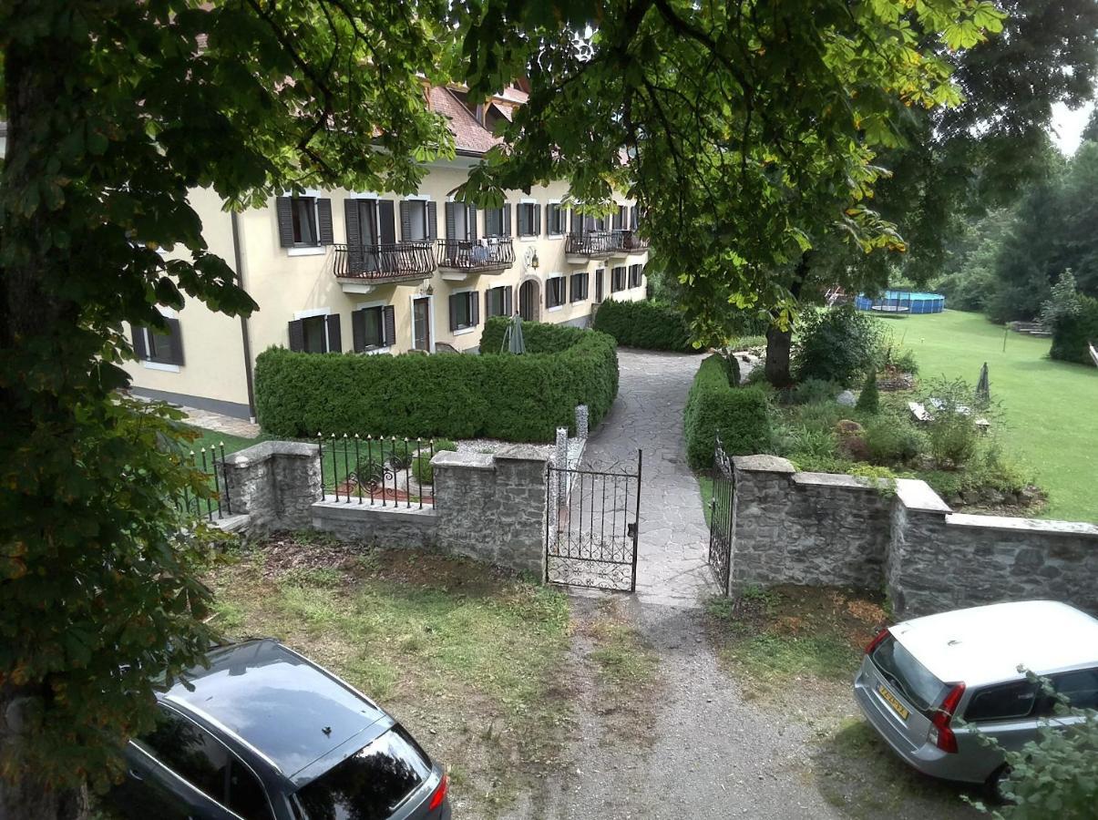 Garten- & Loggia-Appartement Herrenhaus Dellach im Drautal Kültér fotó